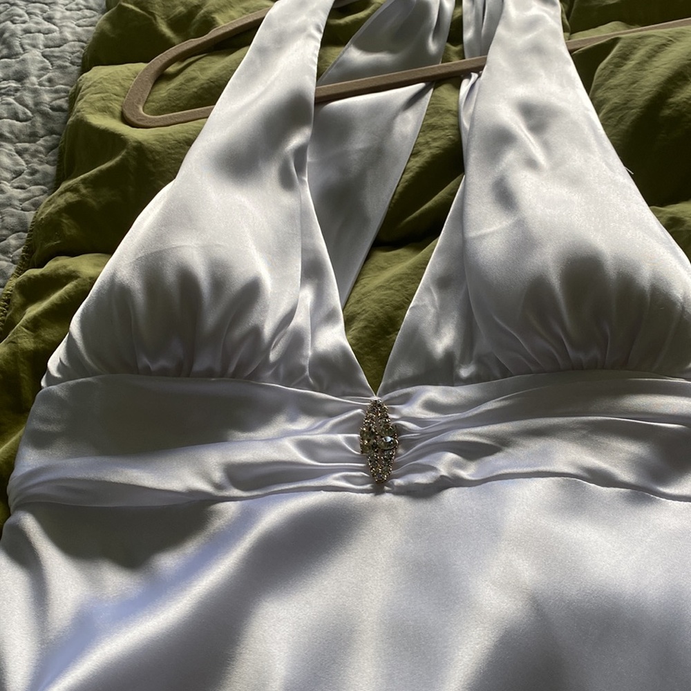 Davids Bridal silky Wedding Gown new - Picture 10 of 10